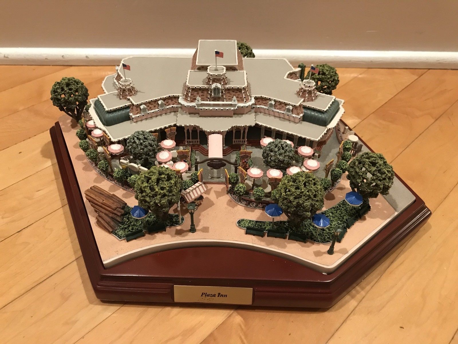 Disneyland : quelques objets de collection les plus chers récemment vendus sur eBay